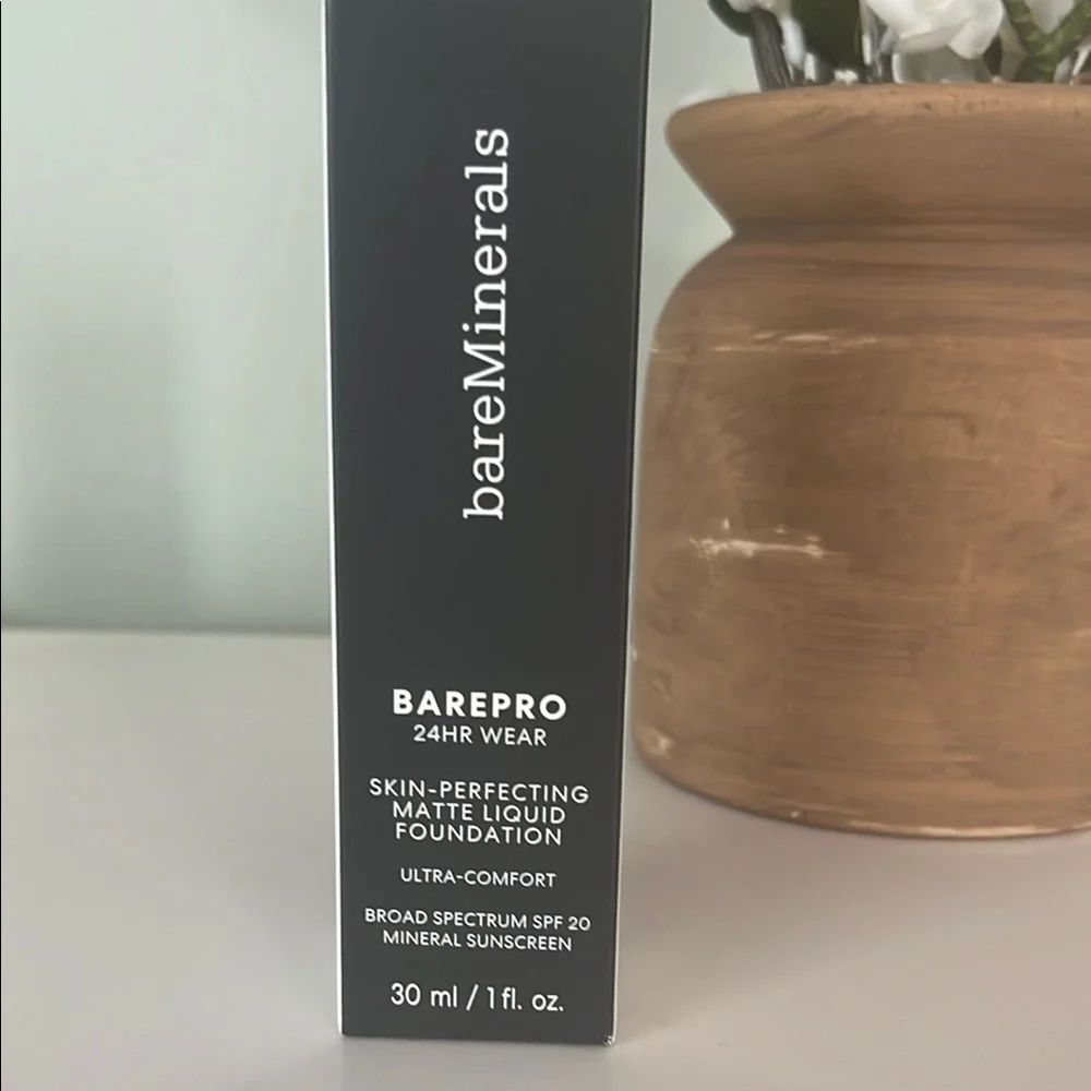 bareMinerals BAREPRO Matte Foundation with SPF 20